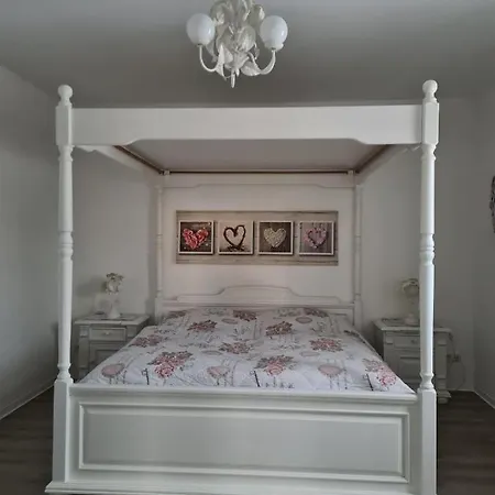 Auf Der Reuth 아파트